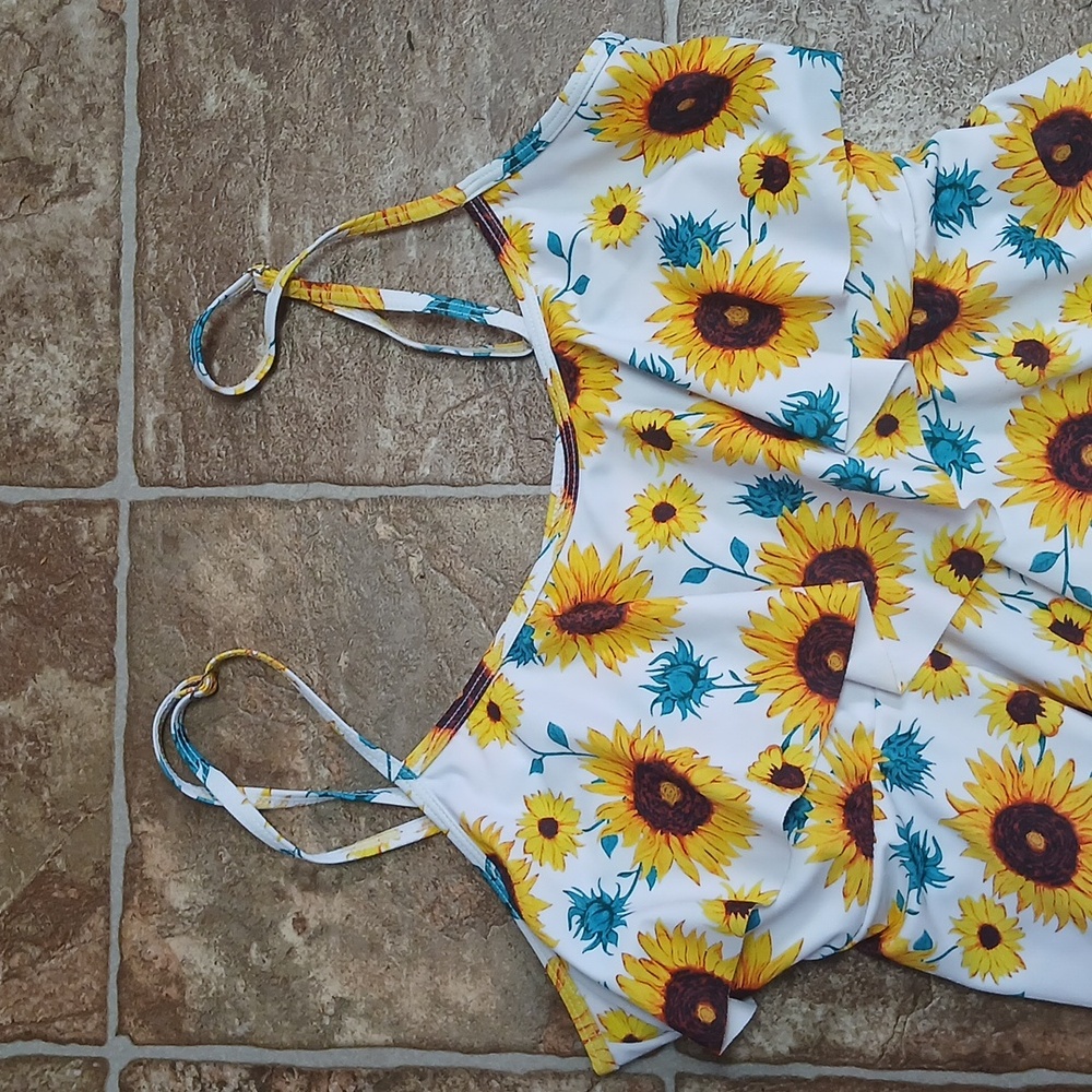 Unbranded Sunflower Print Spaghetti Strap Top Size XXL Swim Top Feel - Picture 2 of 6